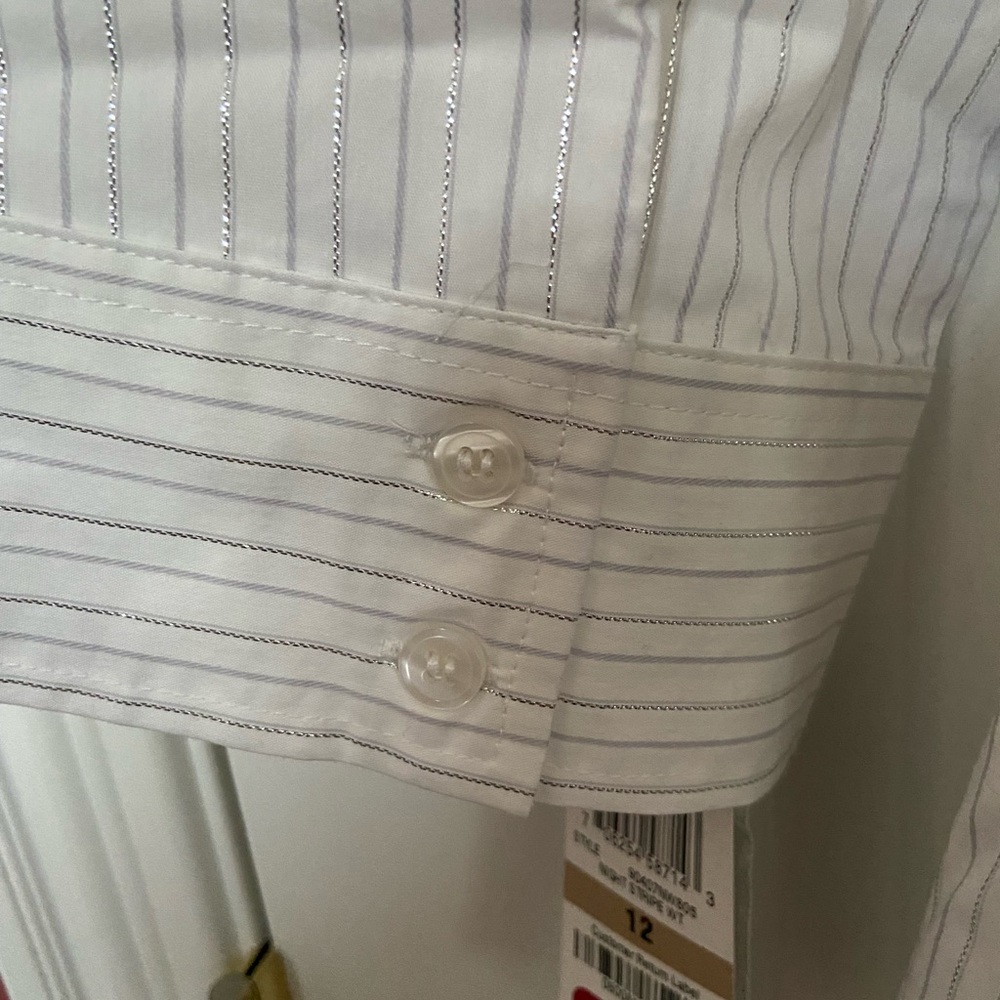Button down shirt ~ - Picture 7 of 8